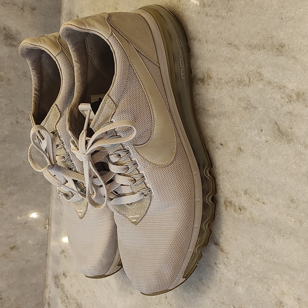 Nike MAX AIR LD- Zero Pure Platinum Athletic Sneakers